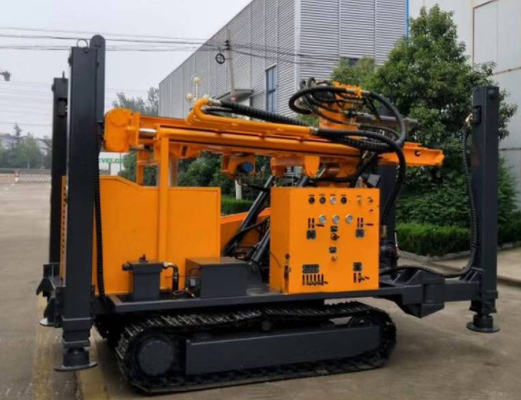 水試錐孔のディーゼル機関のクローラーは掘削装置を発破を掛ける深の260メートル取付けた