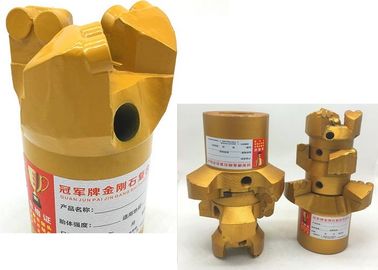 高い耐久性の3つの刃の多結晶性ダイヤモンドの穴あけ工具