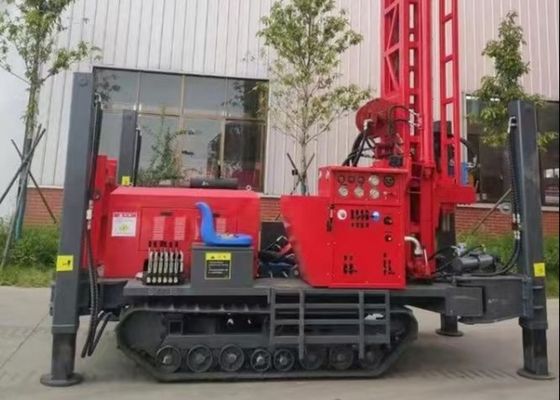 クローラーは180mのディーゼル機関のDthの掘削装置を取付けた