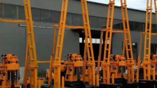 効率的なコア作業のための GK 200 油圧クローラー掘削リグ